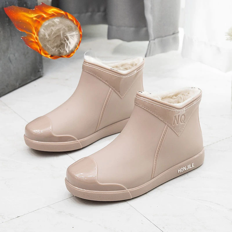 Warm rain boots for women waterproof rainshoes female short plush ankle rain boot with fur woman galoshes winter rubber rainboot