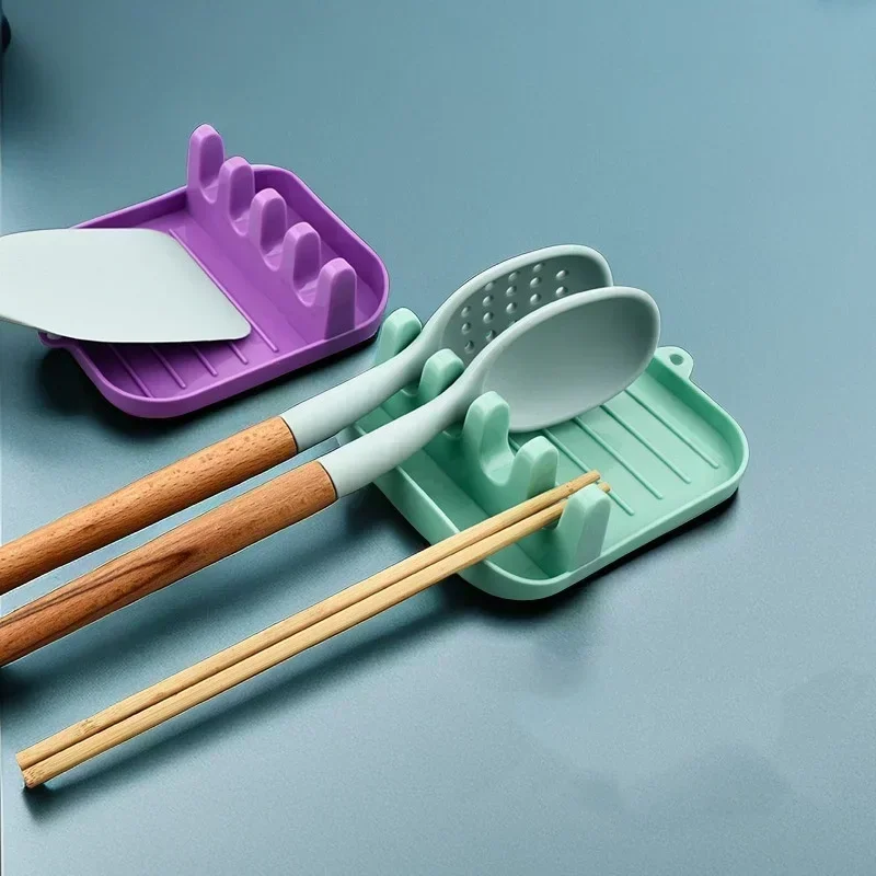 

Pot Lid Holder Mobile Storage Rack Multi Purpose Kitchen Dining Utensil Rack for Draining Chopsticks Spoons Made of PP Material