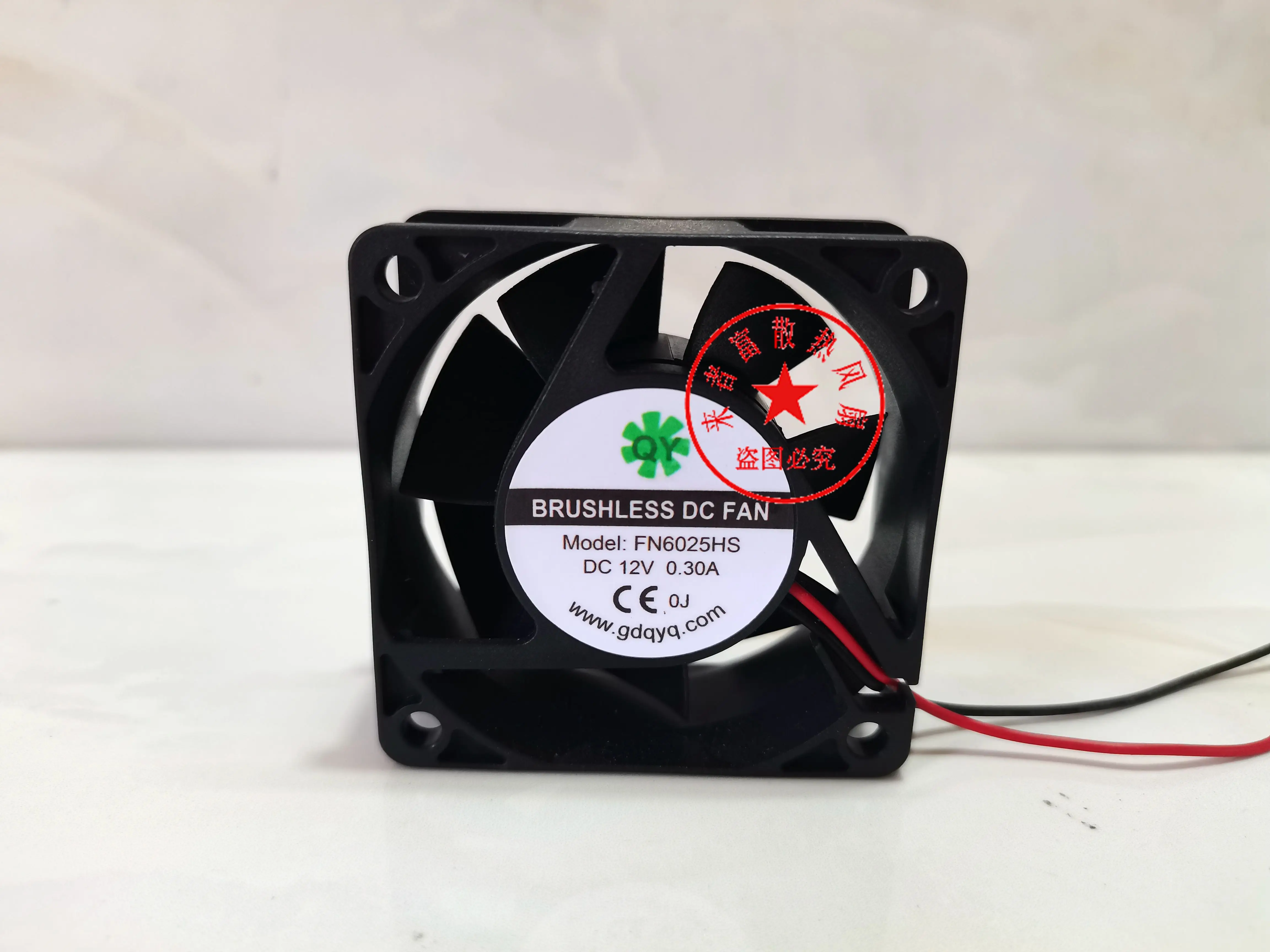 

QY FN6025HS DC 12 В 0,30 А 60x60x25 мм 2-проводной охлаждающий вентилятор для сервера