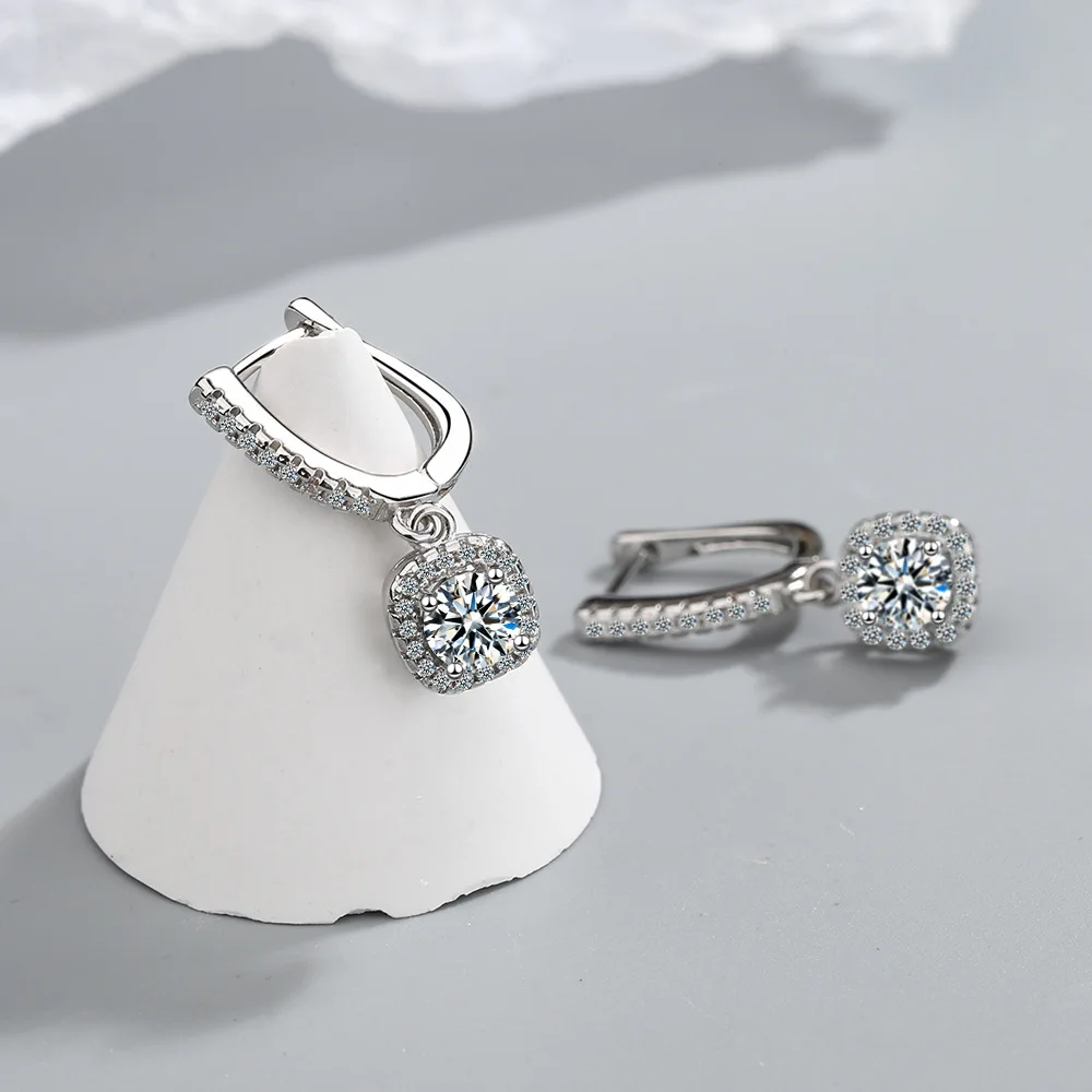 2CT Moissanite Huggie Hoop kolczyk dla kobiet stworzony w laboratorium diament 925 srebro Dainty Hoop dynda kolczyk Fine Jewelry — zdjęcie 5