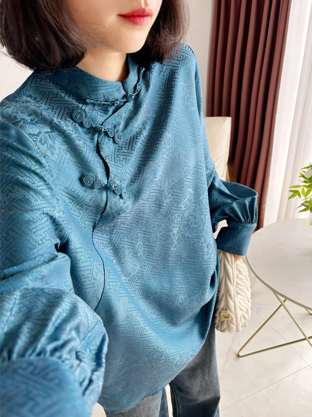 

Шелковый топ с вышивкой цветами и пуговицами, китайский стиль, женский длинный свитер, светящийся и дышащий