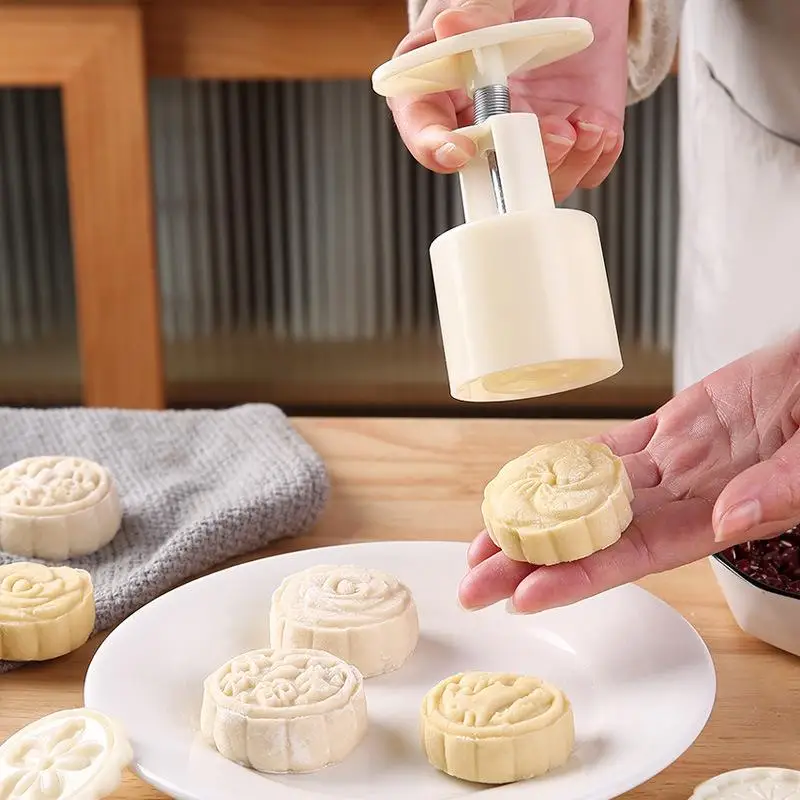 Mooncake Mold Mid-Autumn Festival Hand-Pressure Flower Moon Cake Mould DIY Hand Mooncake Pressure Fondant Decoration Tools ﻿
