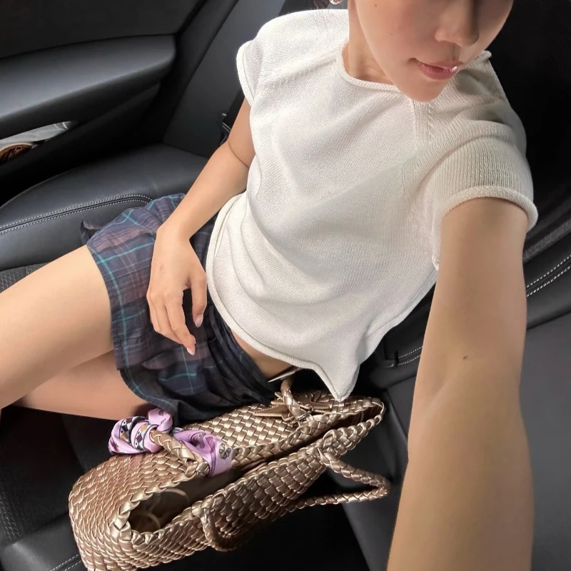 

2026 New Lazy Three Color Linen Cotton Dry and Breathable Natural Rolled Edge Short Fit Knitted Short Sleeved T-shirt for Women