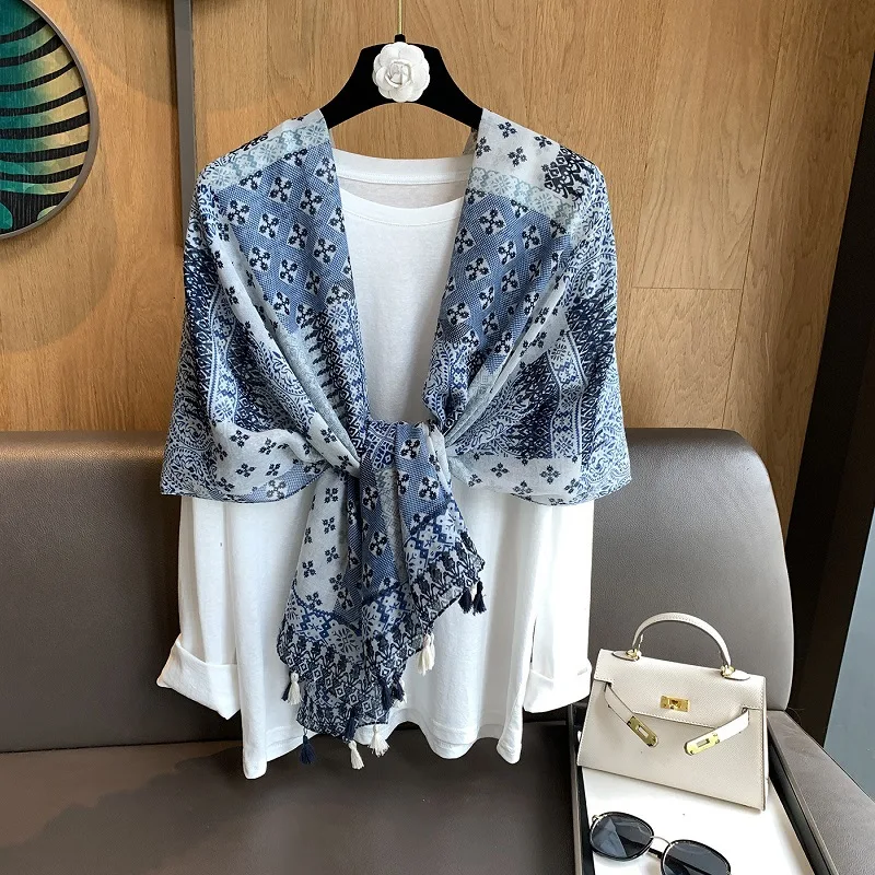 

2026 Summer Ethnic Wind Scarf Thin Qipao Shawl for Women with High-End Tassel Design Fashionable Stylish Accessory