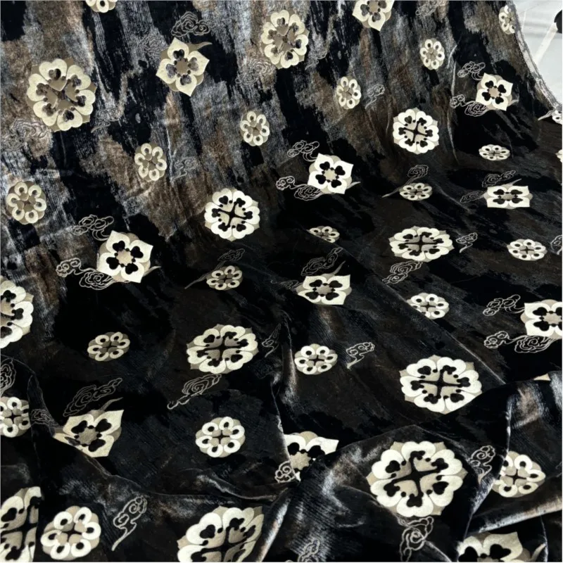 

Woven real velvet Qiaoqi embossed and glued silk base treasure flower