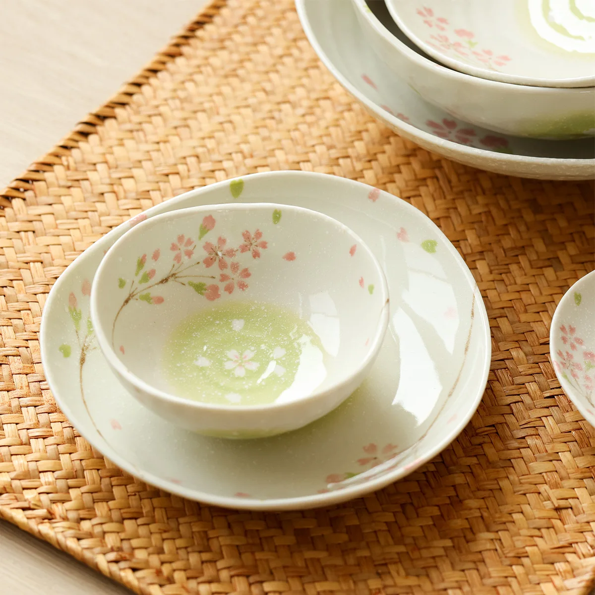 

HYS Sakura Tableware Set Rice Bowl Vegetable Plate Household Bone Saucer Underglaze Color Bowl Plate