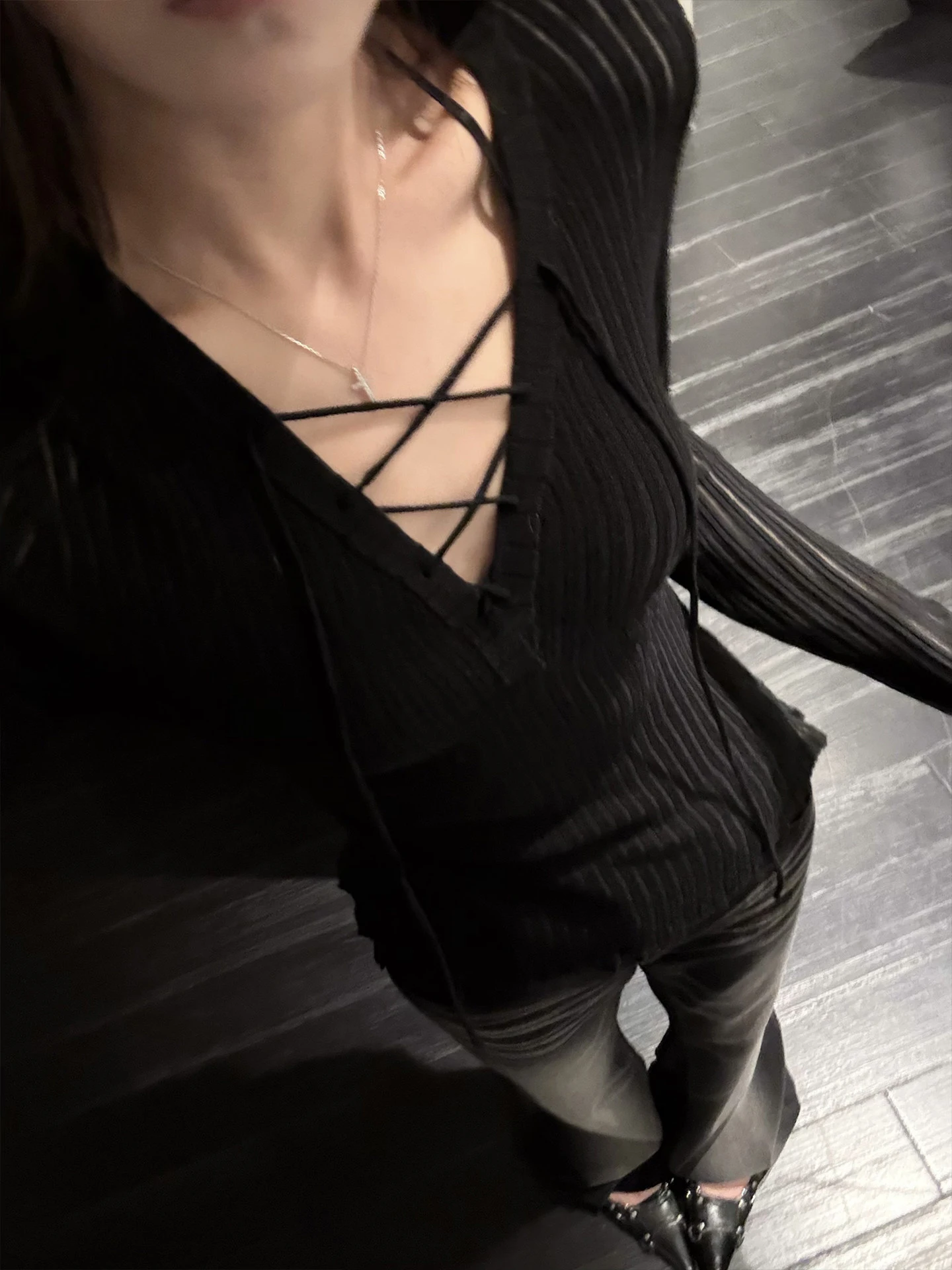 Black Knitted V-Neck Base Layer Top Women's Fashion Design Sensation Versatile Inner Wear Micro Transparent Belted Knitwear
