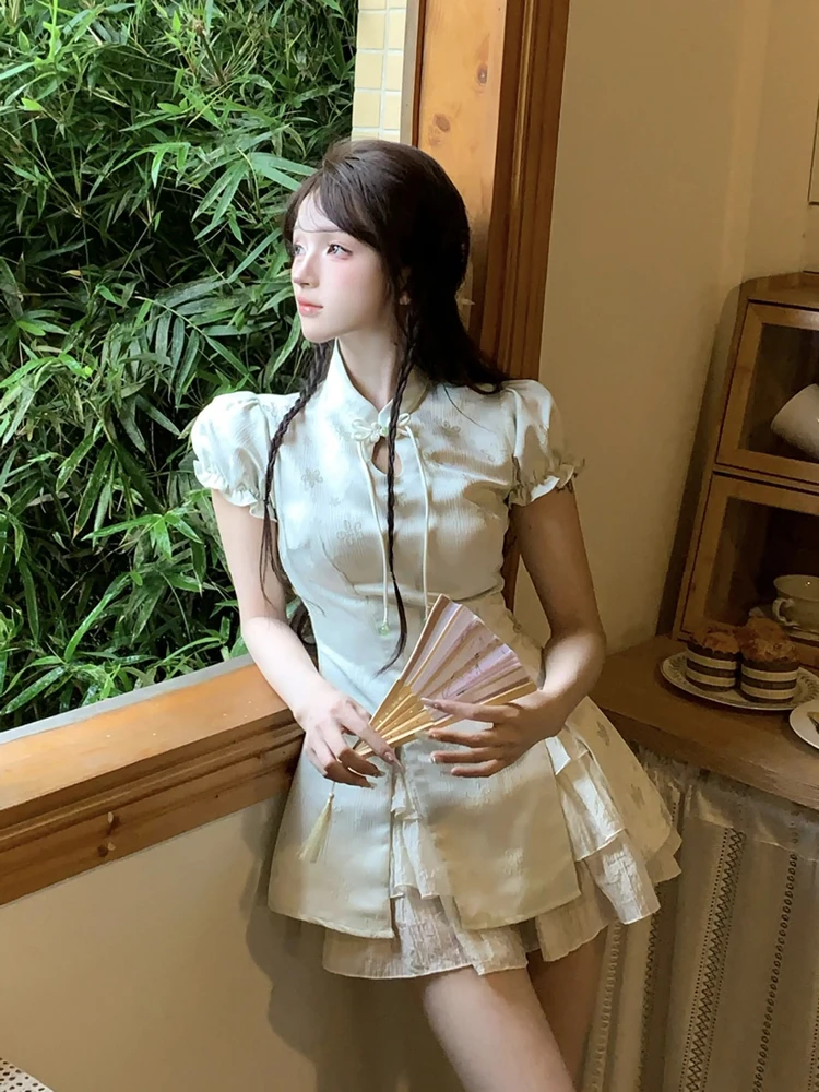 

Комплект Syj Shuyijia: новый атласный топ в китайском стиле с вырезами и юбка с завышенной талией для полных женщин – элегантный деловой образ