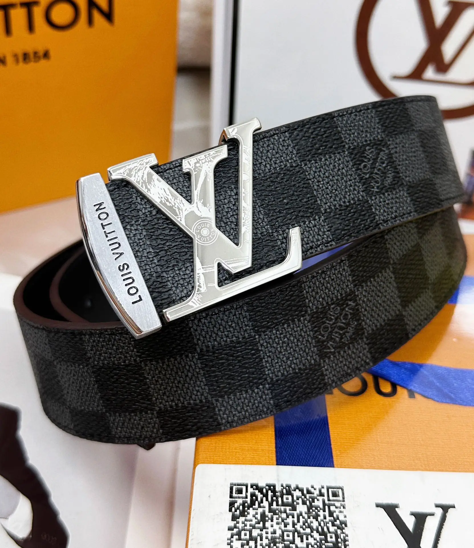 Louis Vuitton style copy1:1 new plaid series boutique belt  display picture 3