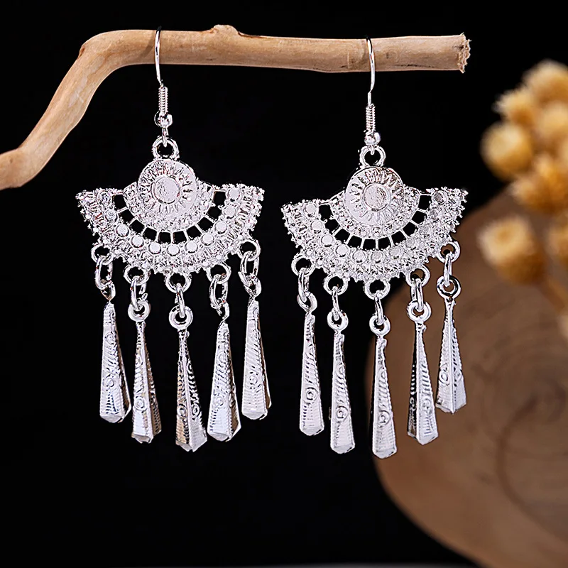 Vintage Ethnic Dangle Earings for Women Indian Jewelry Silver Color Earrings Boho Style Geometry Hollow Long Tassel Earrings