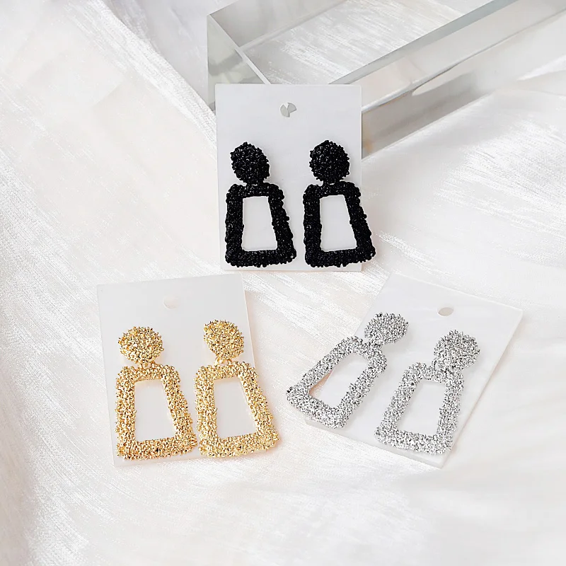 New Fashion Dangle Earrings for Women Metal Drop Earrings Hollow Square Pendants Earrings for Girls European Ear Accessories