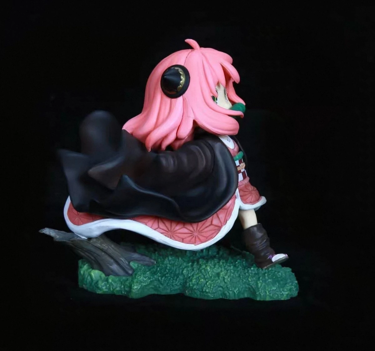 Spy Play House Q Version Mi Douzi Aniya COS Running Aniya Fuji Ornament Boxed Figure