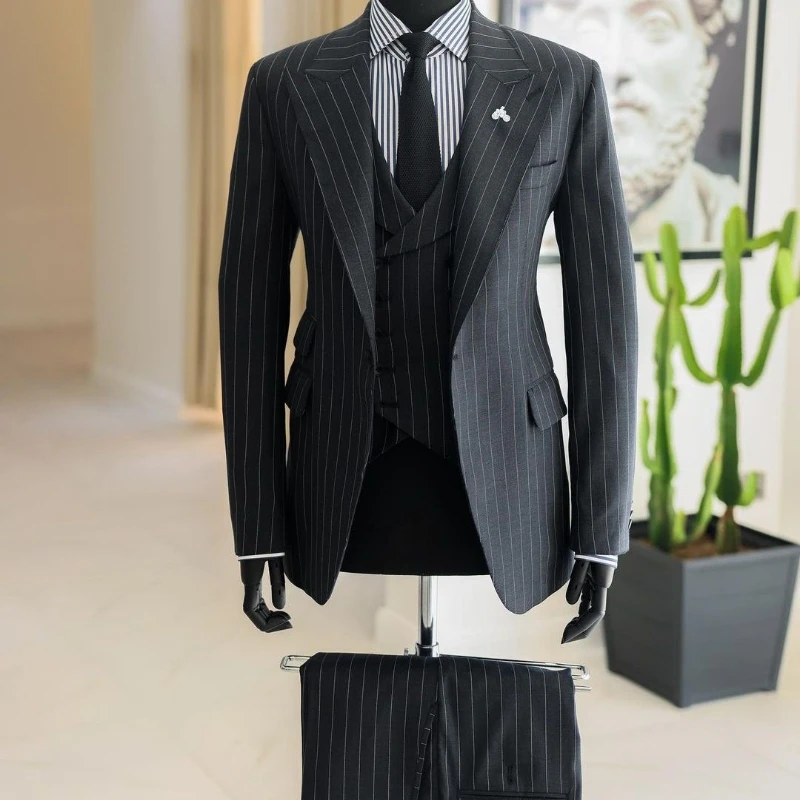 

3 Pieces Blazer Pants Vest Pinstripes Men Suits Tuxedo Appliques One Button Peaked Lapel Formal Party Wedding Plus Size Tailored