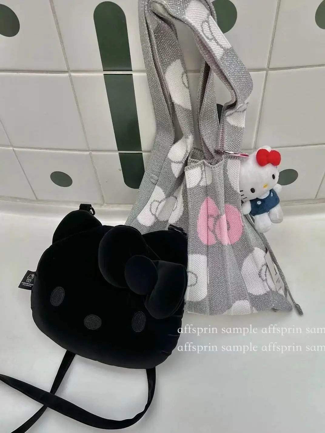 Kawaii Hello Kitty black crossbody bag, cute cartoon fashionable and exquisite handbag, commuter mobile phone bag, holiday gift - view 6