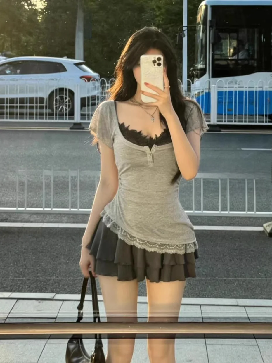 

Сексуальный комплект из кружевного топа и юбки с высокой талией, женский комплект с коротким рукавом и U-образным вырезом, летний модный наряд, дышащий и удобный.