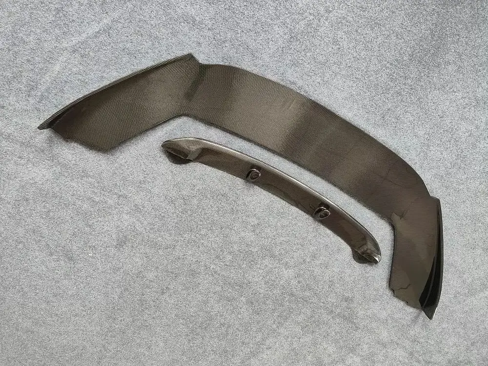 

Suitable for Ferrari California from 2009 to 2014, upgraded to carbon fiber front bumper lower lip diffuser front lip body kit