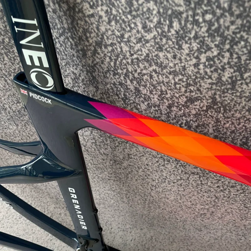 

F14 Bike Frame INEOS Color T1100 carbon fiber Road Bicycle Frame Two Year Warranty Bike Frame Fit Di2 Made in Taiwan