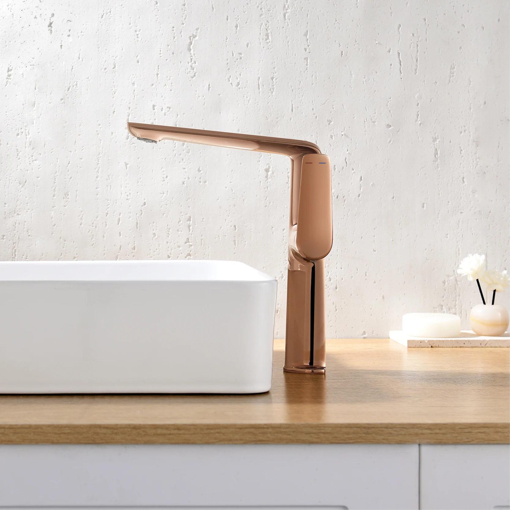 Modern Brushed Gold Basin Faucet Brass Single Hole Single Lever Cold Hot Water Tap Anti-corrosion Bathroom Hardware Fixture