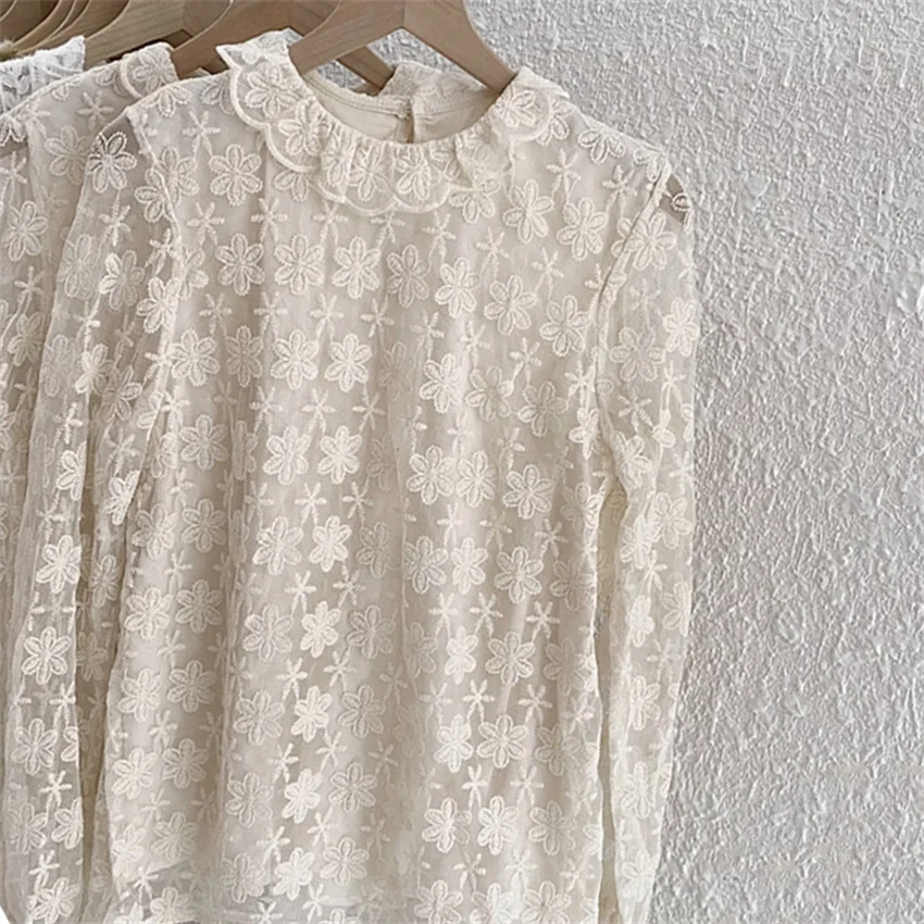New Spring Autumn Slim Women Short Blouse Vintage Girl Lace Shirt Long Sleeve Blousas Basic Tops Tees Pullovers Bottomings W2517