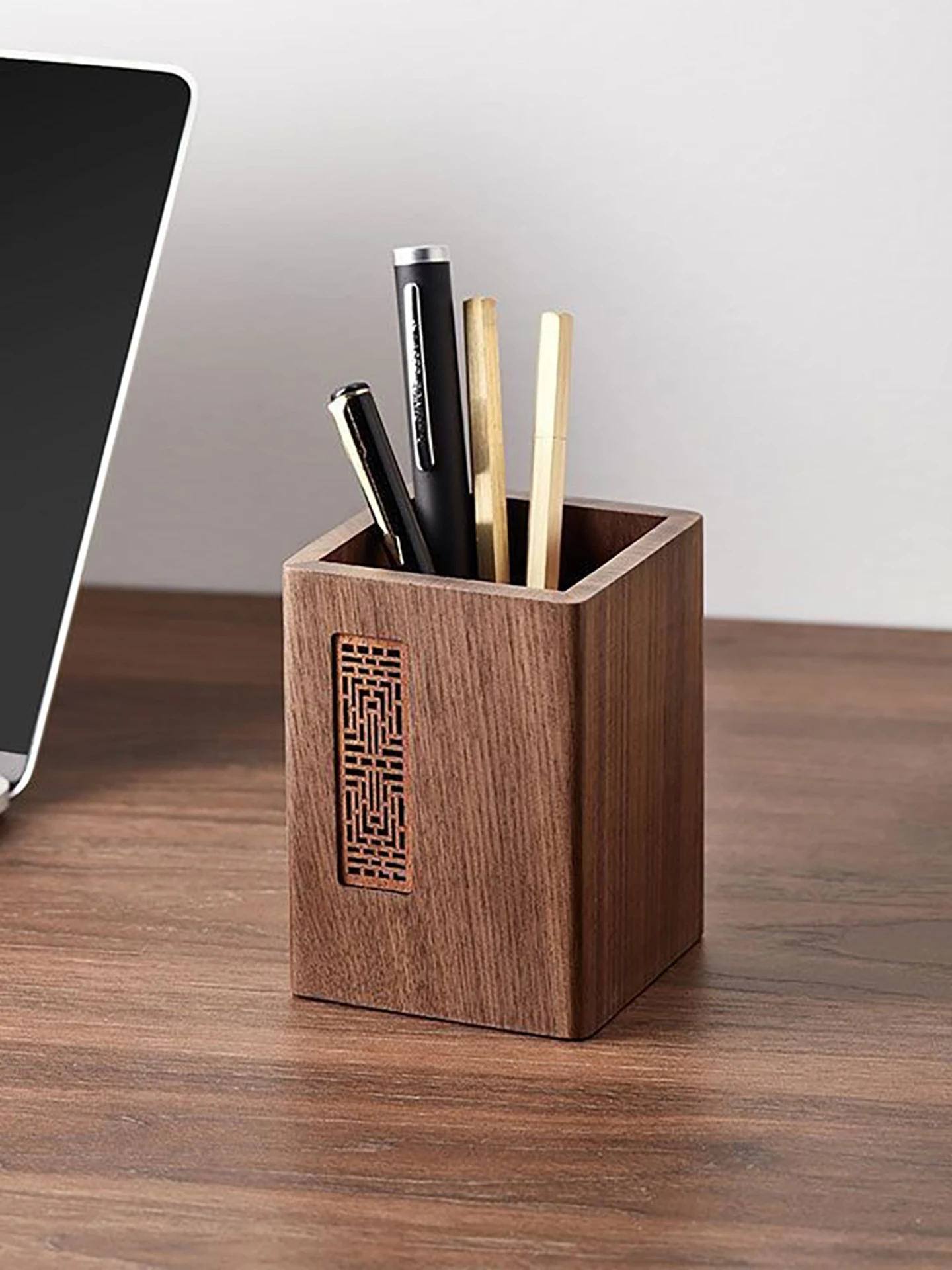 large-capacity-walnut-wood-pen-holder-creative-carved-hollow-out-design-office-desktop-organizer-vintage-decorative-item