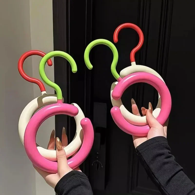 Dopamine Hat Storage Clothes Hanger Invisible Luxury Multi-Function Hook Home Use Plastic Coat Hanger Nordic Sle Adult Closet