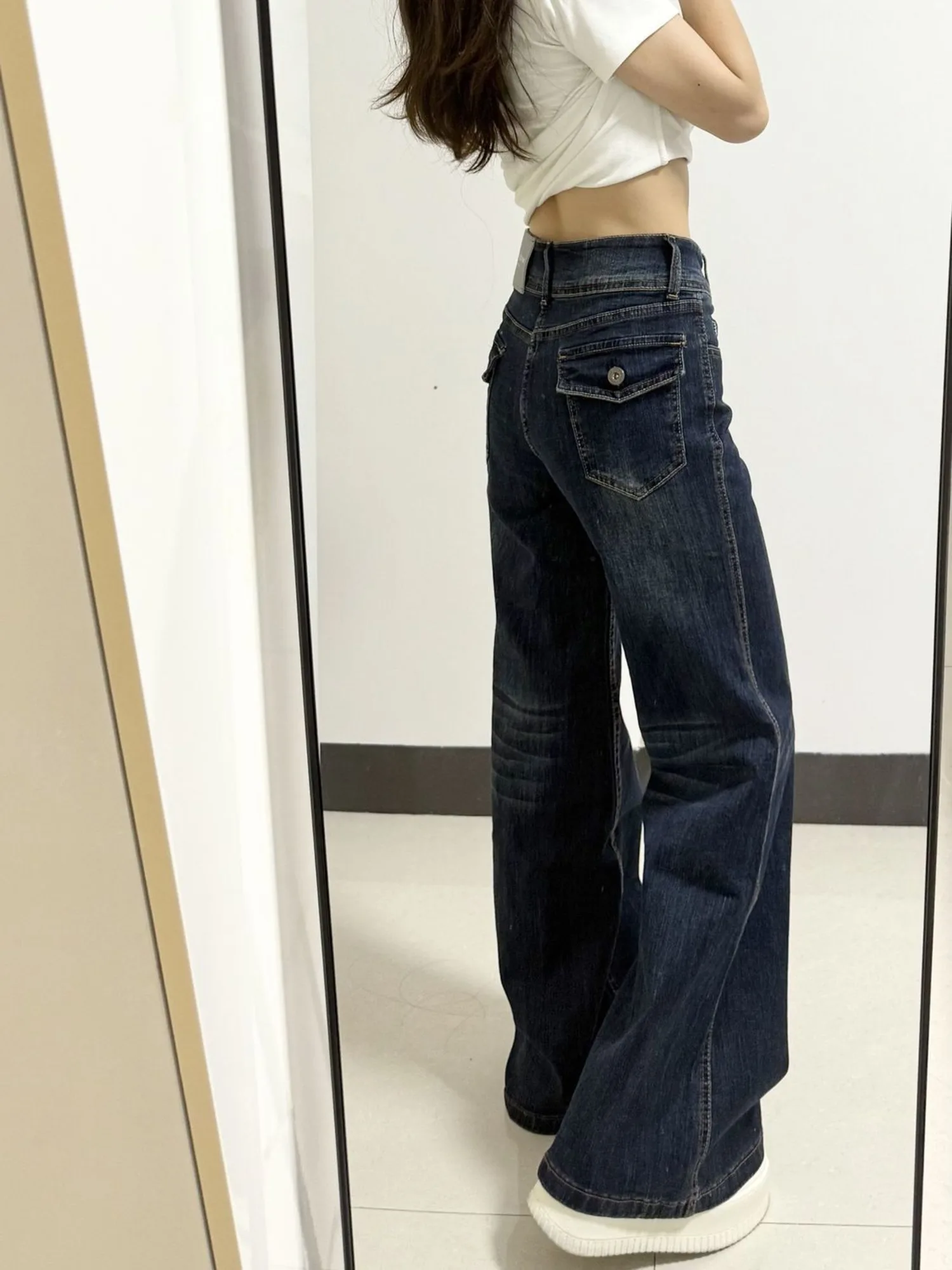 Women's Vintage Washed Bell Bottom Jeans V-Stitch Flare Denim Pants Double Button High Waist Wide Leg
