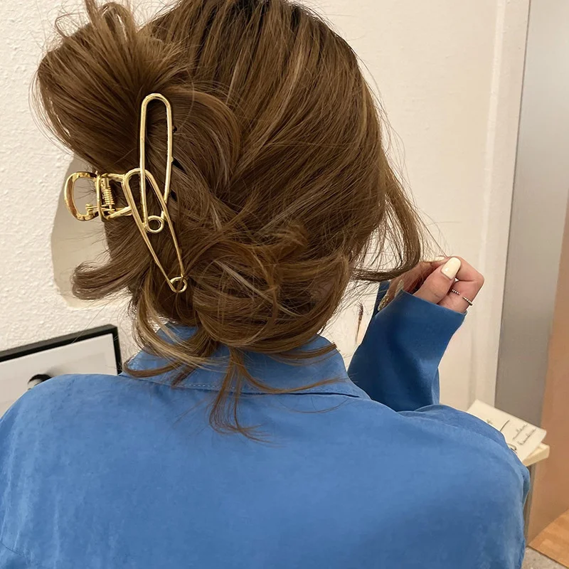 Elegante Metalen Haar Klauw Voor Vrouwen 2022 Meisjes Geometrische Grab Clip Eenvoudige Pin Haarspeld Vintage Shark Clip Mode Haaraccessoires