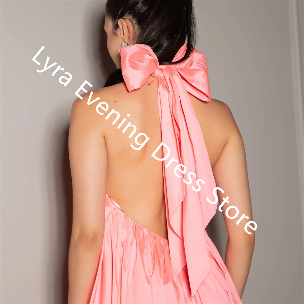 ที่กําหนดเองแฟชั่นสีชมพูซาตินชุดราตรี Halter Celebrity Gowns ประณีตโบว์ Bespoke โอกาสชุดอารมณ์