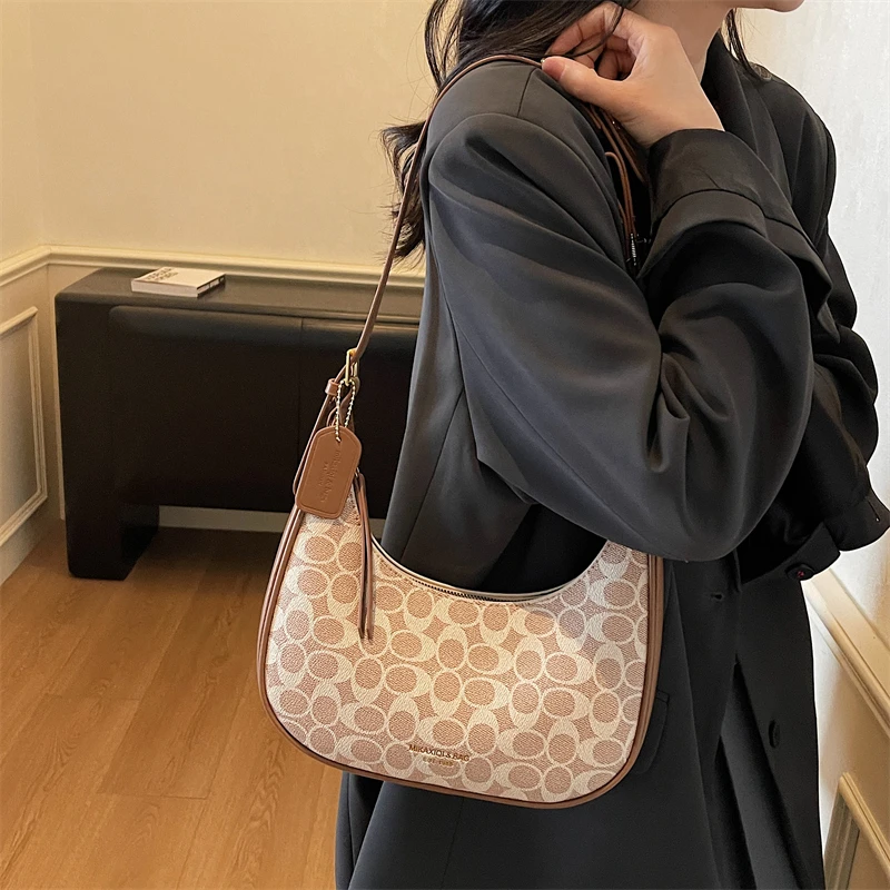 

Женская модная сумка, подходящая для ежедневного использования. Легкий дизайн с несколькими карманами для хранения телефона. Кошелек и косметики.