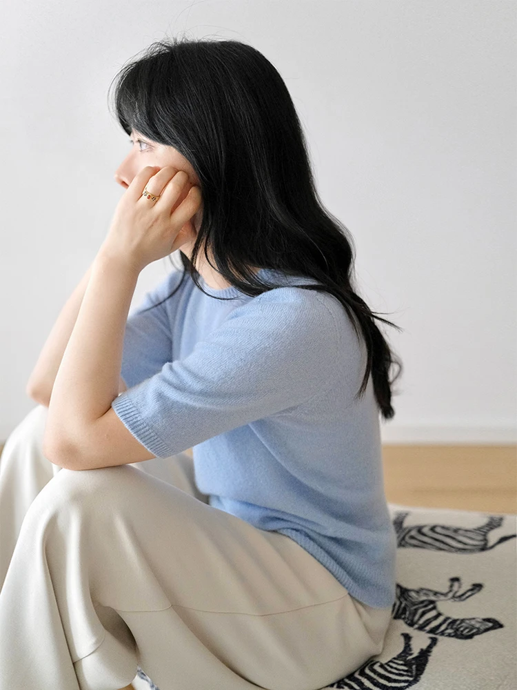 

Женская трикотажная футболка из шерстяной смеси с круглым вырезом, тонкая, весенняя, мягкая, светло-голубая, прямого кроя, модель Good Morning