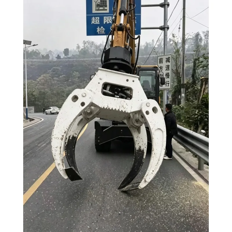 Hydraulic Excavator Attachment Wood Grapple Saw Log Cutter Clamp Saw with Chain 360 Degree Rotating Tree Cutting Grab Saw