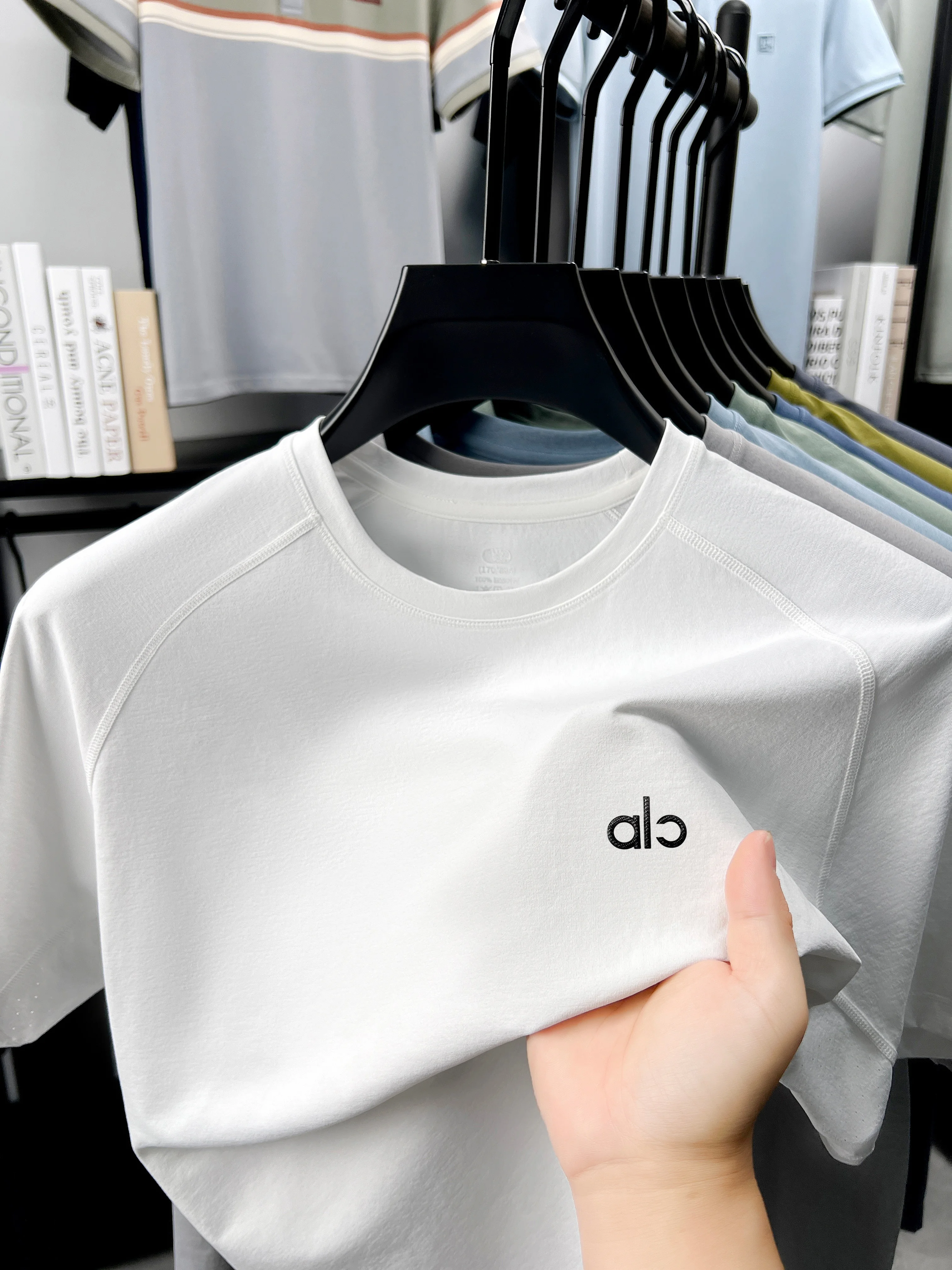 Sommermode-Marken-T-Shirt mit Rundhalsausschnitt und kurzen Ärmeln für Herren, bequemes und atmungsaktives, vielseitiges Alltags- und Sport-Oberteil – Detail 20