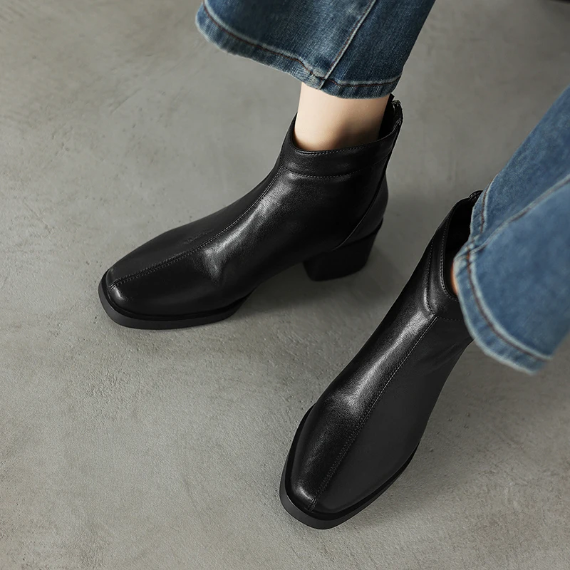 

2026 New Women's Wool Ankle Boots Genuine Leather Luxury Short Warm Winter Snow Boots Round Toe Motorcycle Boots Short Shoes