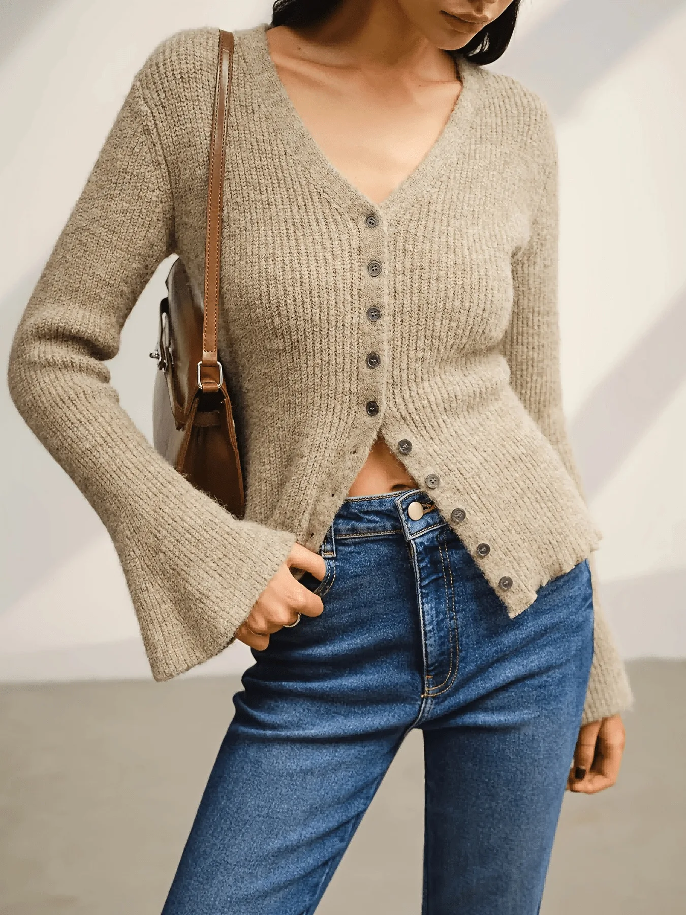 

Elegant Flare Sleeve Short Cardigan Top Slim Fit Women Single Breasted Knitted Top Autumn Winter V Neck Lady Sweater Cardigan
