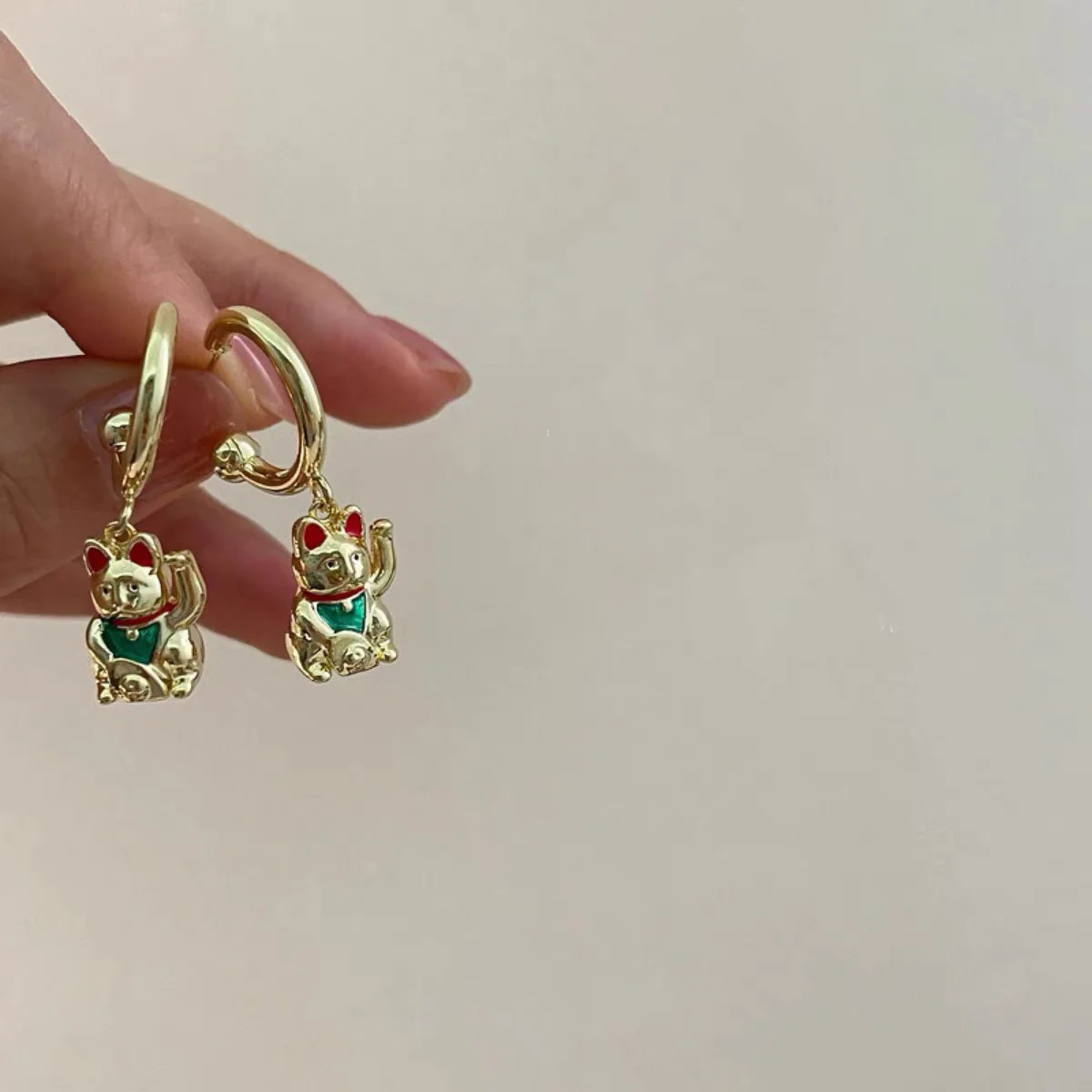 1 pc New Ins Cute Lucky Cat Pendant Earring Vintage Cat Dangle Earrings For Women Girls Fashion Jewelry Gift