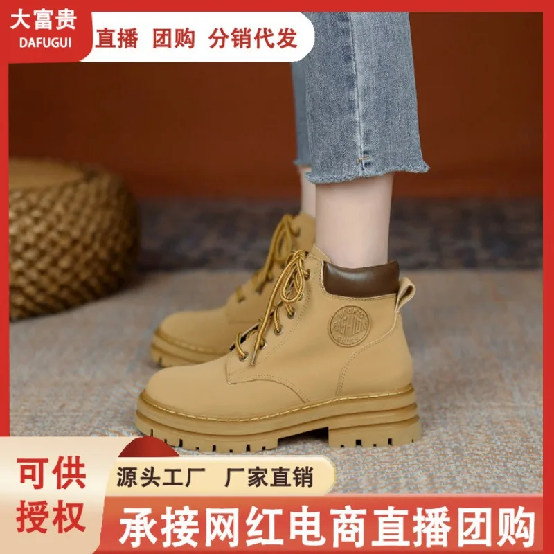 Thick soled British style women's boots 2025 winter new explosive retro locomotive autumn wear-resistant rhubarb ankle shoes