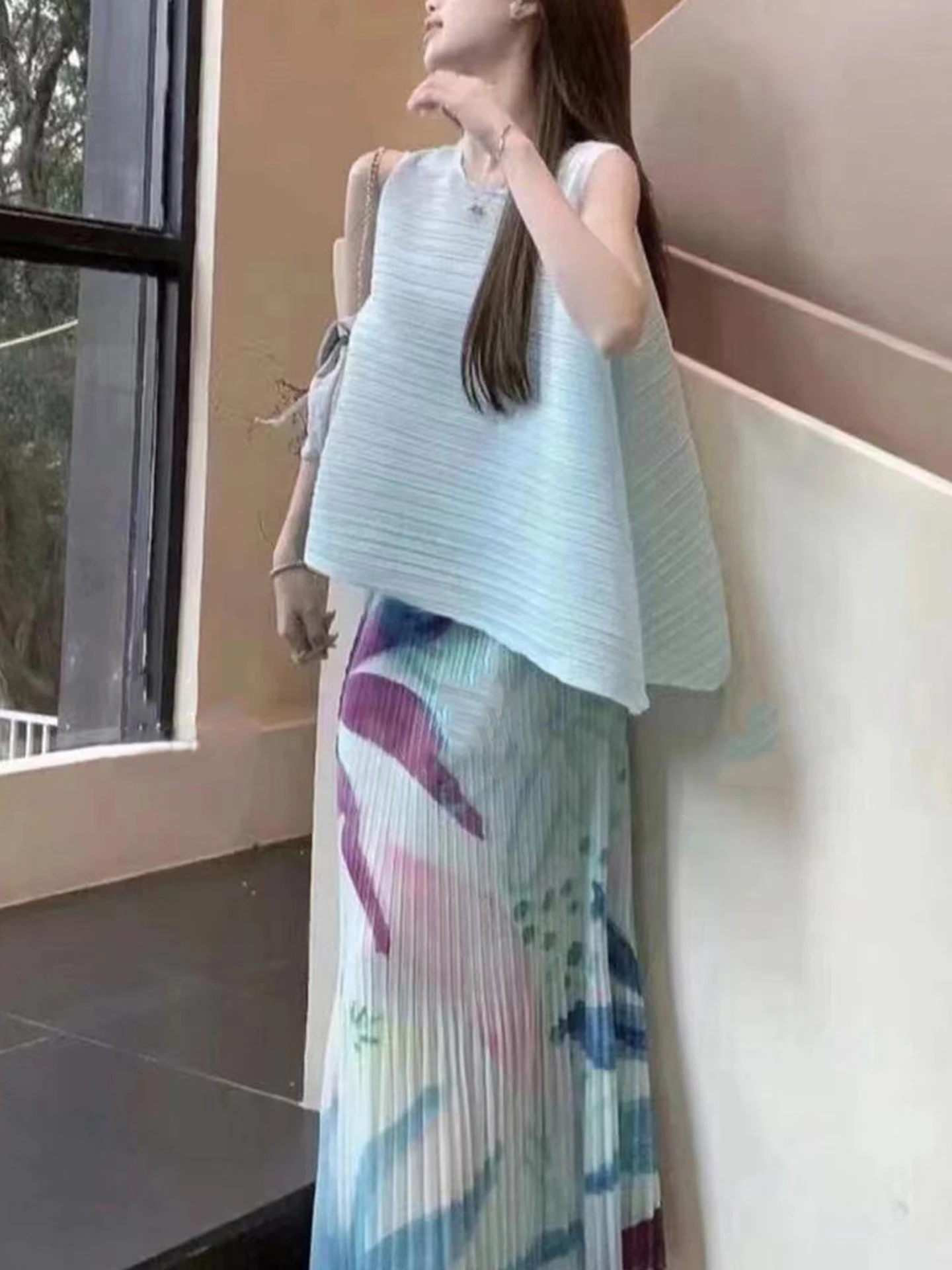 

Three-Zone Art Innovative Matching Set Women's Pure Color Pleated Top High Waist Printed Skirt Fashion Commute Style