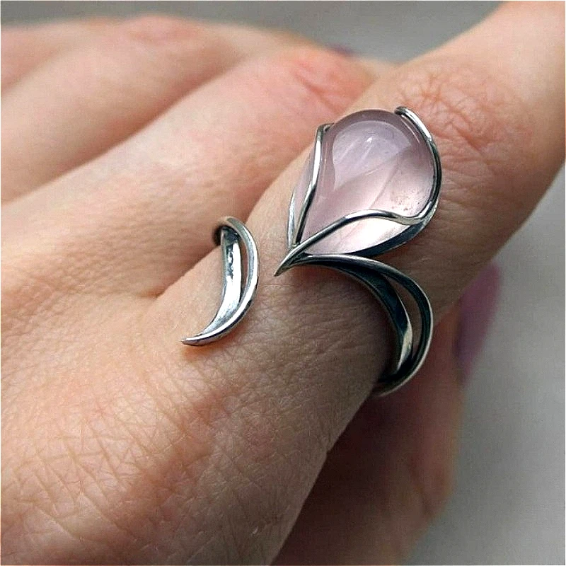 Eleganter Charme Rosa Synthetischer Mondstein Fuchs-förmiger Verlobungsring für Frauen Modischer Romantischer Hochzeits-Jubiläums-Schmuck Accessoire