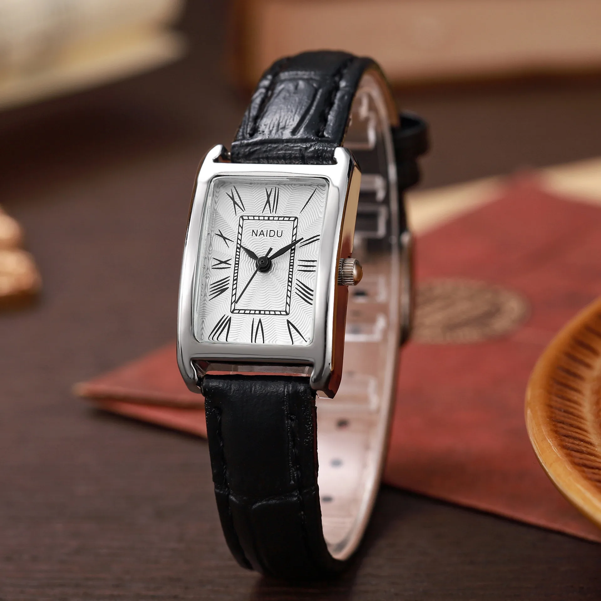 Silver Rectangular Rectangular Women Small Watch Roman Numerals Premium PU Strap Black Women's Exquisite Wristwatch Relogio
