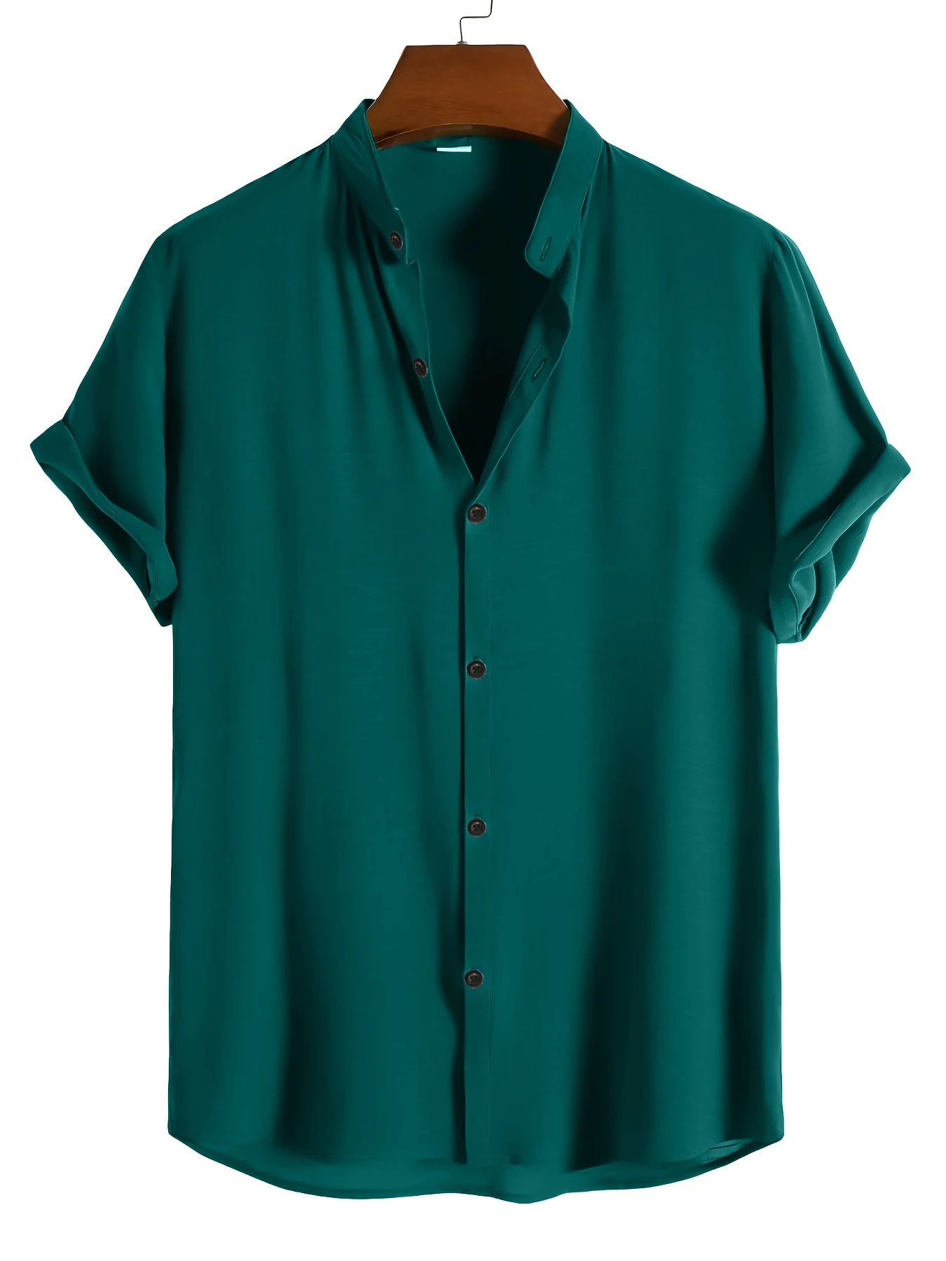 

Men’s short-sleeved casual collar shirt with comfortable drape.