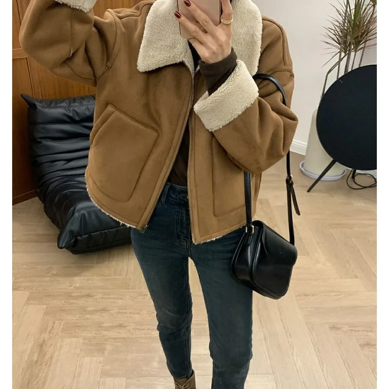 

2025 Autumn and Winter New Lapel Fur Coat for Women Popular Hot Warmth and Thick Lamb Velvet Versatile Top