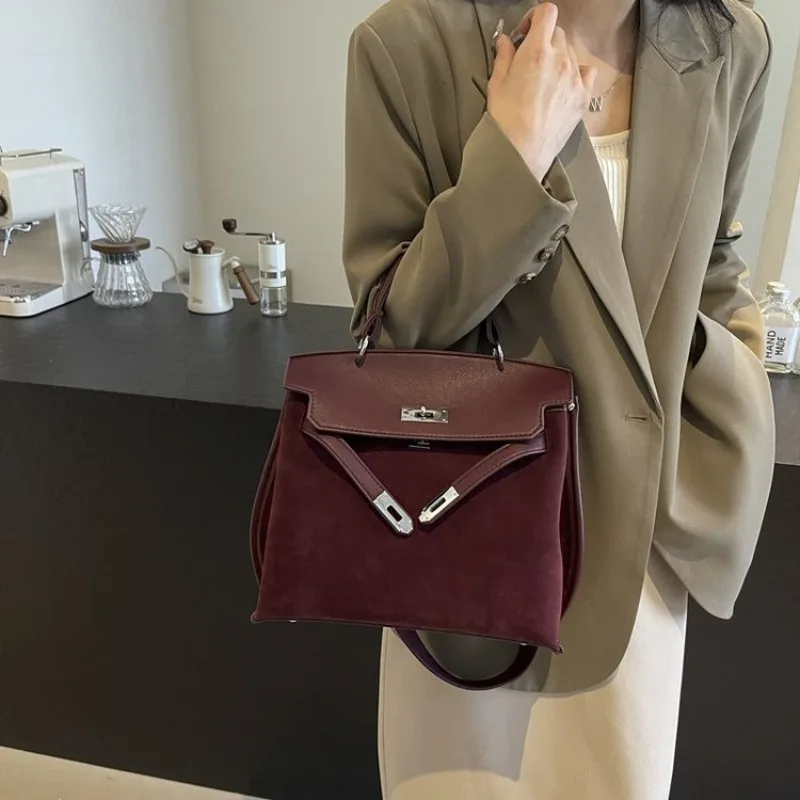 

Portable And Weather Ready Crossbody Bag For Women Water Resistant Underarm Shoulder Bag For Unexpected Drizzle