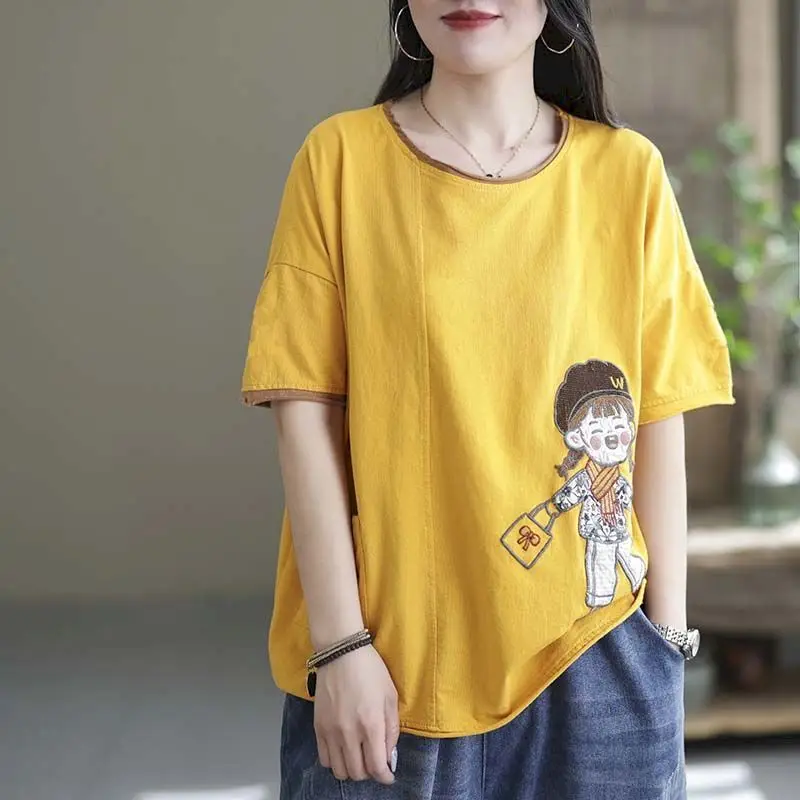 女性のためのファッショナブルなTシャツ,綿98%,穴の開いたデザイン,カジュアルなヴィンテージスタイル,半袖,夏のトレンド,ルーズでスリム