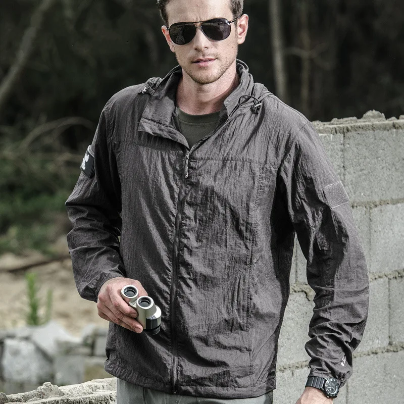Summer Outdoor Sunscreen Clothing Men's Hooded Zippers Jackets Windproof Cuff Designs Tops Ultra-thin Breathable Waterproof Coat