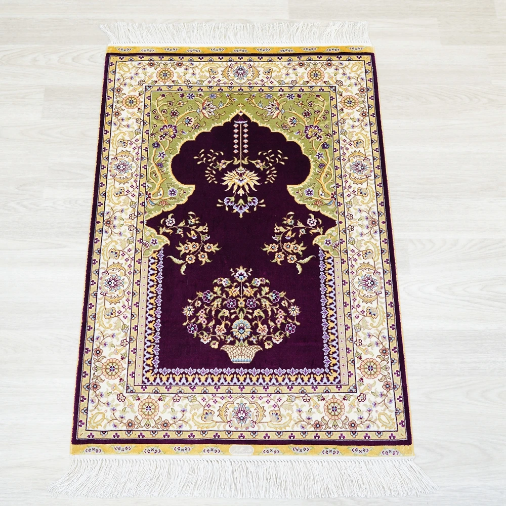 

Persian Kashan Silk Rug 60x90cm Small Hand Woven Oriental Floral Carpet Elegant for Prayer