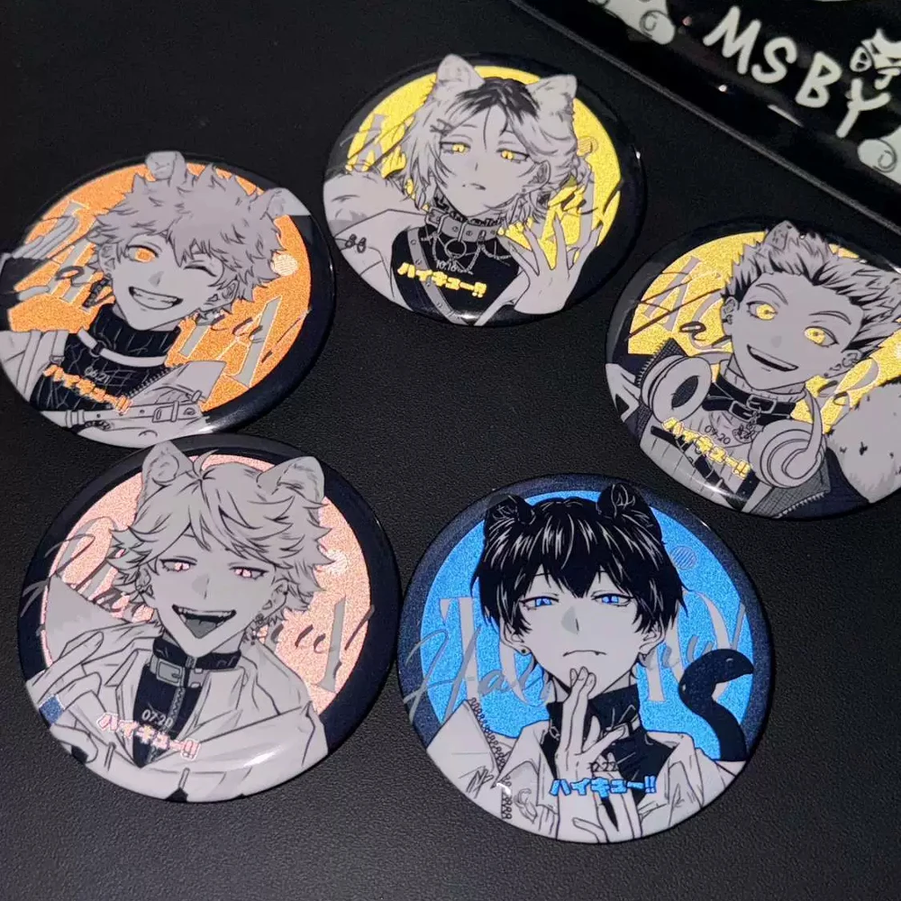 

58mm Anime Haikyuu Reflective Tinplate Badge Hinata Shoyo Tobio Kageyama Kozume Kenma Cosplay Costume Backpack Decorations Gift