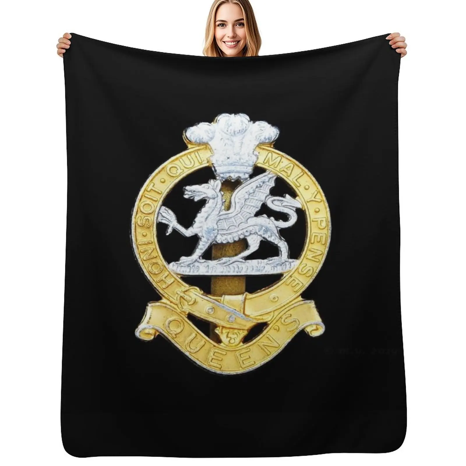 Queens Regiment Cap Badge Throw Blanket Cozy Napping Blanket Gift for Mom Dad