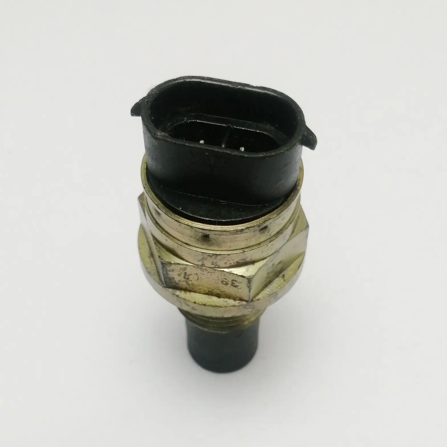 

Suitable for AC Isuzu pickup automatic transmission output speed sensor 213-2361