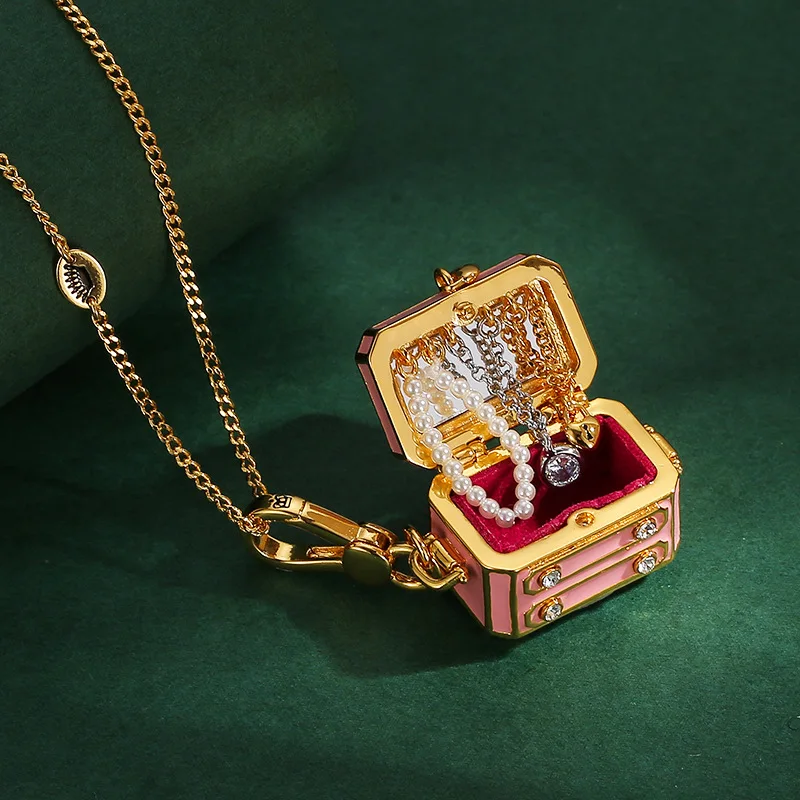 

Изысканная высококачественная эмалевая открывающаяся розовая шкатулка для украшений с подвеской-колье, инкрустированная бриллиантами, изумрудами и жемчугом, для женщин