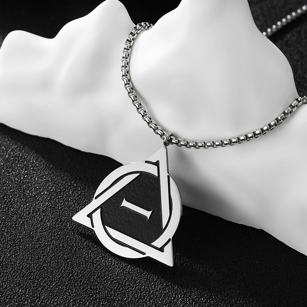Triangle Stainless Steel Pendant Necklace For Men Women Luxury Hip Hop Necklaces Fashion Simple Retro Accessories Jewelry